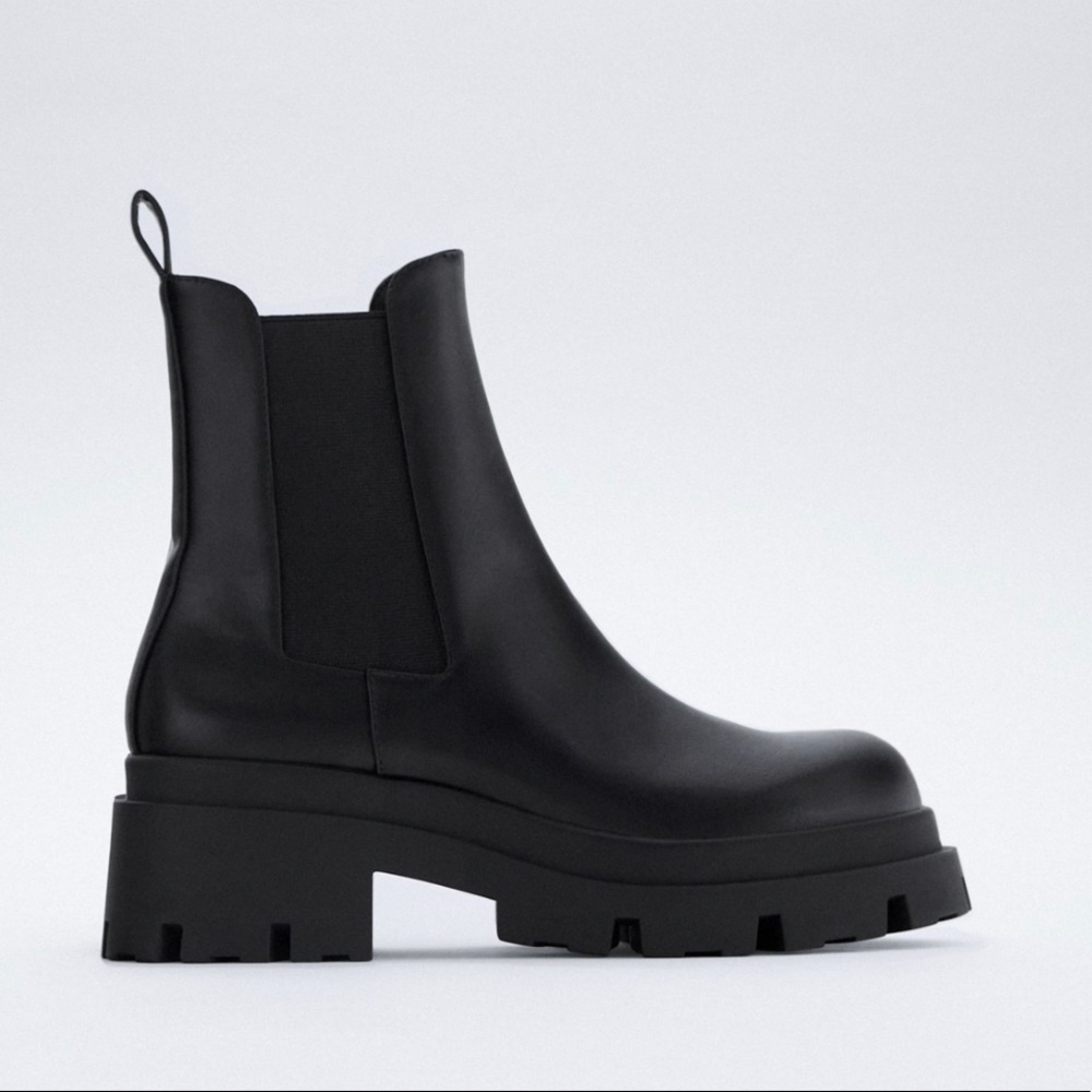 ZARA LOW HEELED ANKLE BOOTS